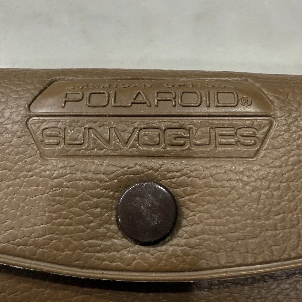 American Optical Polaroid SUNVOGUES Clip-on Non-Presc Sunglasses